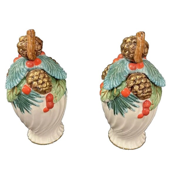 Fitz and Floyd Christmas Classics HOLIDAY PINE Salt and Pepper Shaker Set. - Picture 1 of 5